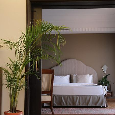 Warwick Palm Beach Hotel Beiroet Buitenkant foto