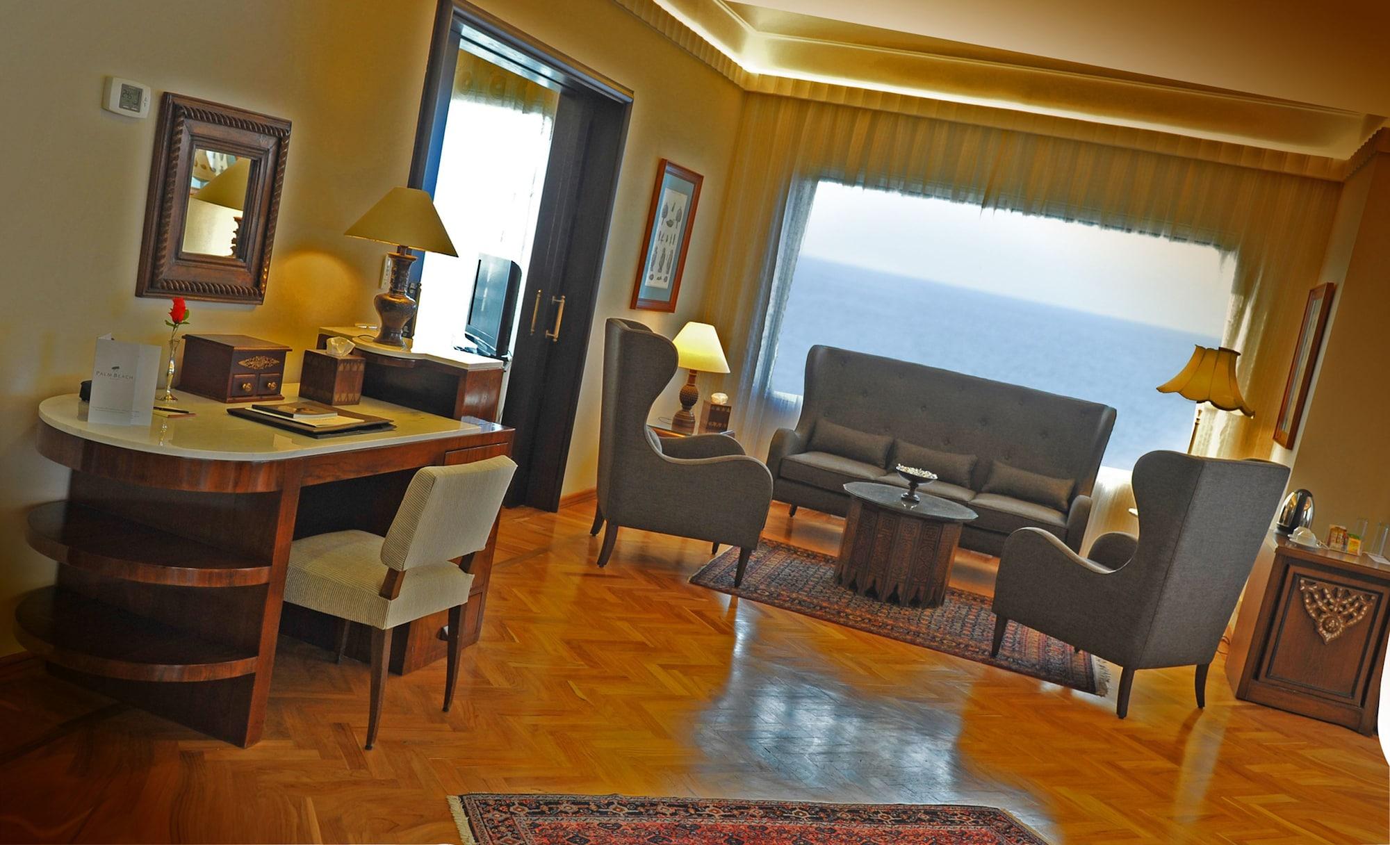 Warwick Palm Beach Hotel Beiroet Buitenkant foto
